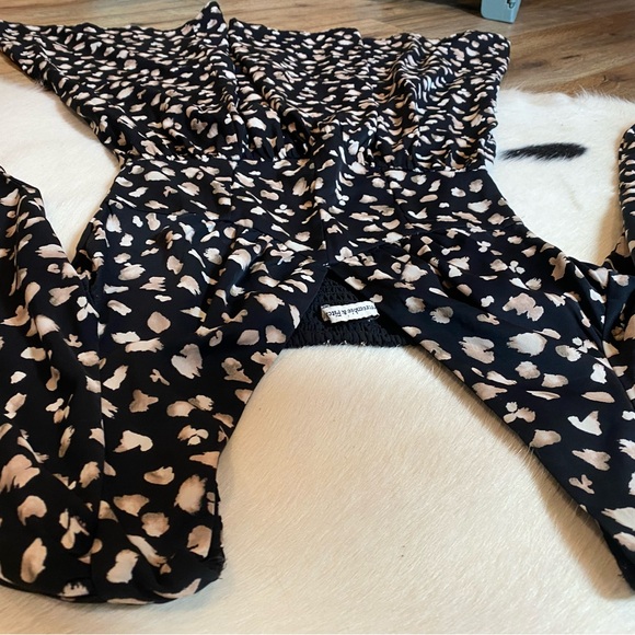 Abercrombie & Fitch mini dress, all-over animal print, V-Neck - Picture 10 of 11
